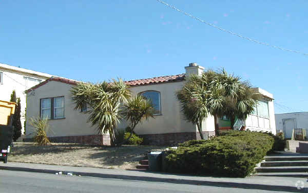 Primary Photo - 661 Miller Ave