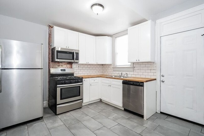 Building Photo - 1113-1115 S 22nd St.