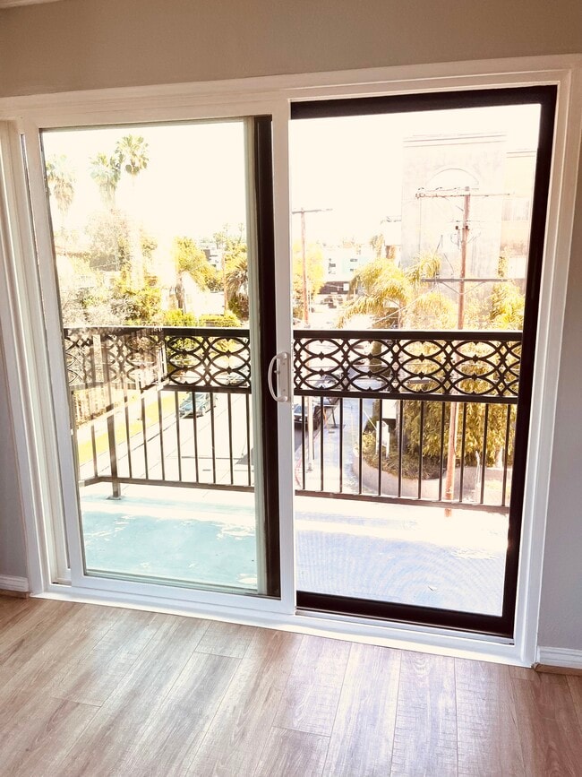 New SolarZone Elite Doublepane Windows - 1355 Sierra Bonita N Ave
