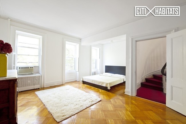 Building Photo - 428 7th St