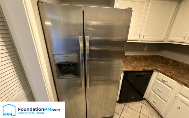 Foto del edificio - 3356 Coachouse Cove