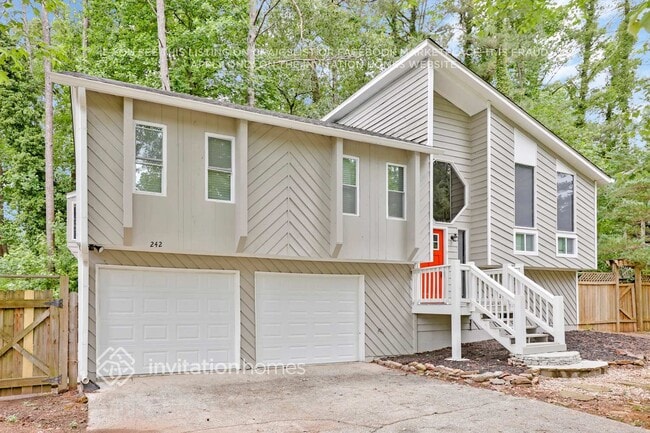 Building Photo - 242 Rustic Ridge Dr NE