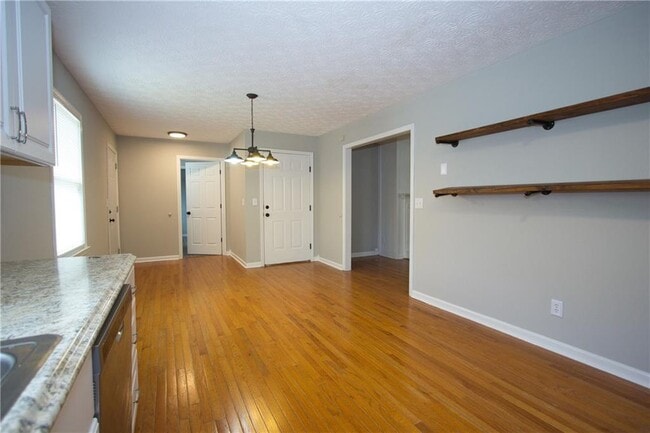 Building Photo - 374 McGiboney Rd