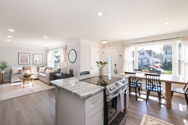 Foto del edificio - 7906 Lanyard Dr