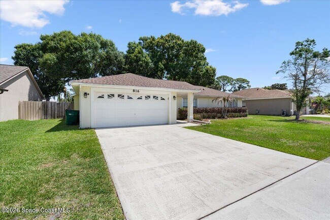 Foto del edificio - 816 Hunters Creek Dr