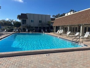 Building Photo - 1540 Glen Oaks Dr E