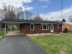 Building Photo - 708 North St