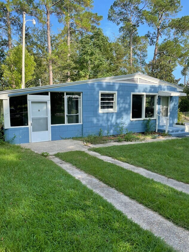Foto principal - 115 8th St SE