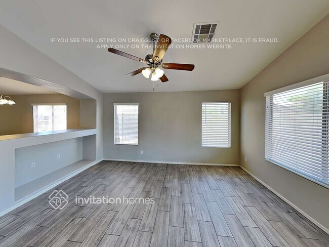 Building Photo - 10476 W Sunflower Pl