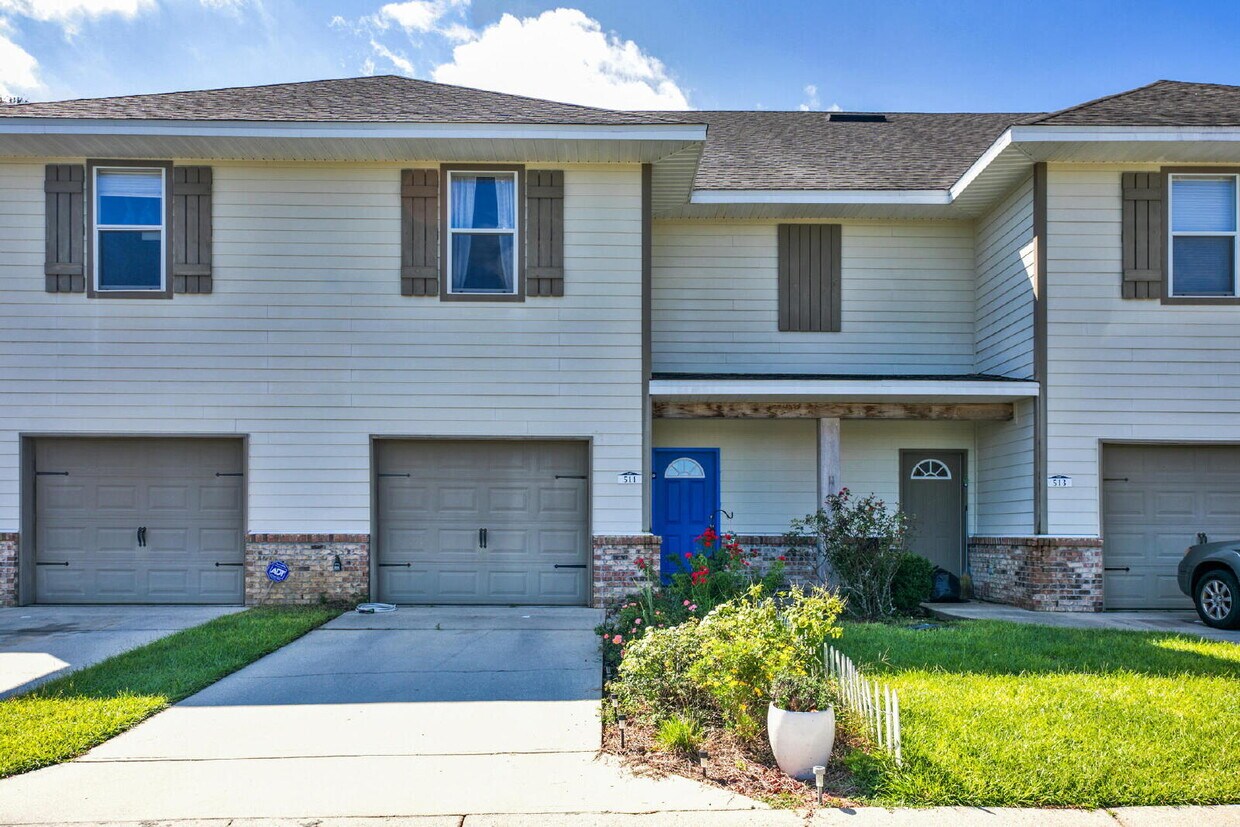 Primary Photo - 511 Arbor Lake Dr