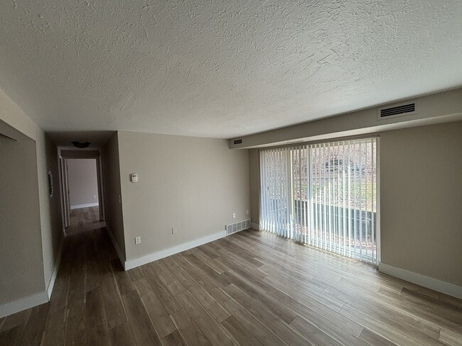 Interior Photo - Hummingbird Pointe & The Gardens