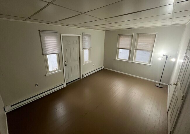 Dormitorio 2 - 2700 Mount Rd