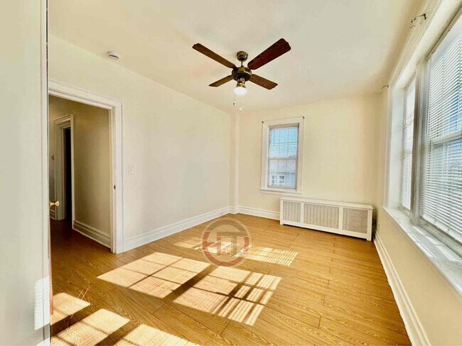 Building Photo - 450 Quincy Ave