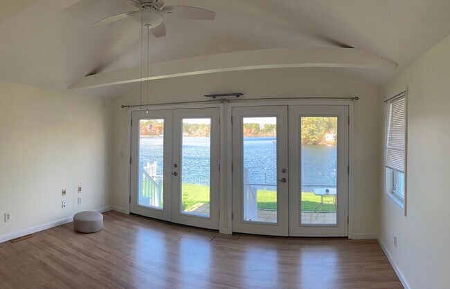 Building Photo - 9 Perry Ave