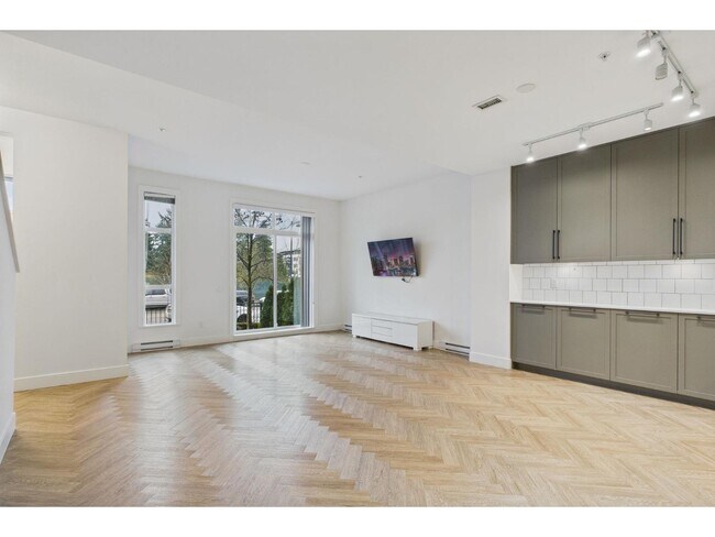 Building Photo - 13933-13105 105 Blvd