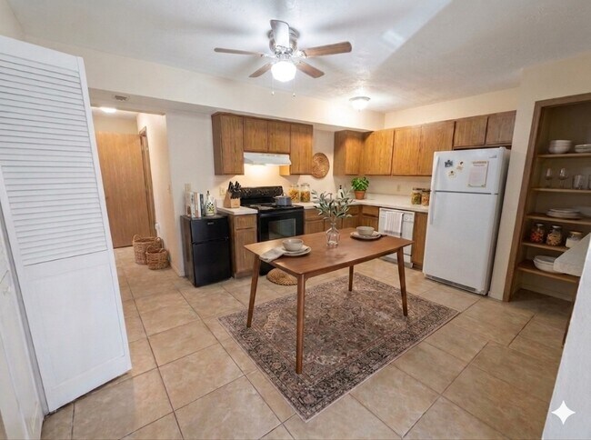 Escenificado - 1531 Whitehall Blvd