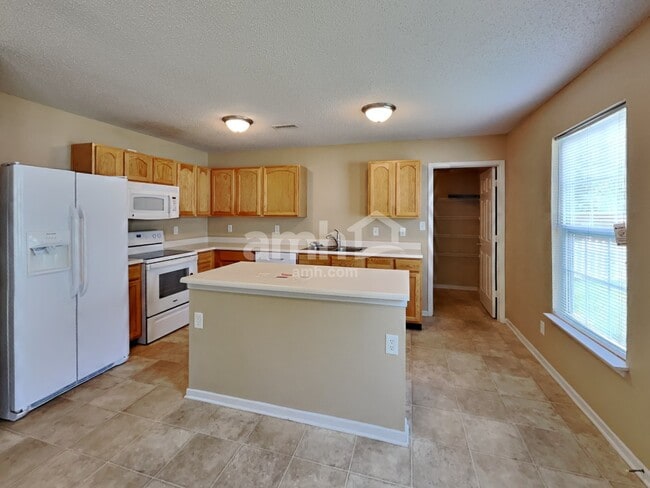 Building Photo - 6804 Woodland Heights Dr