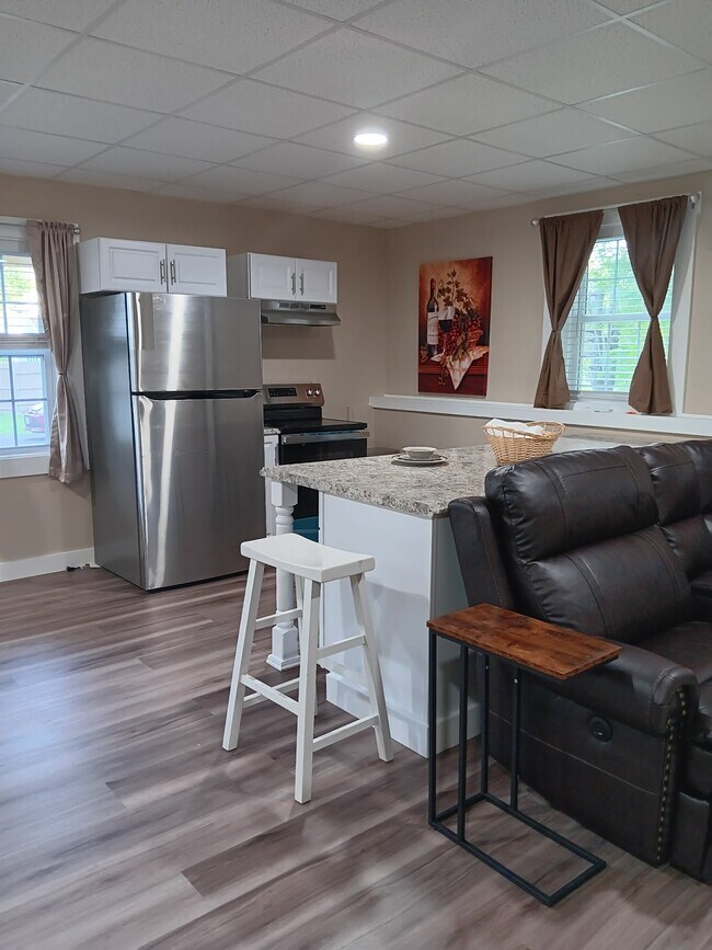 Foto del edificio - 135 Poland Rd