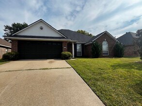 Building Photo - 1605 Winchester Dr