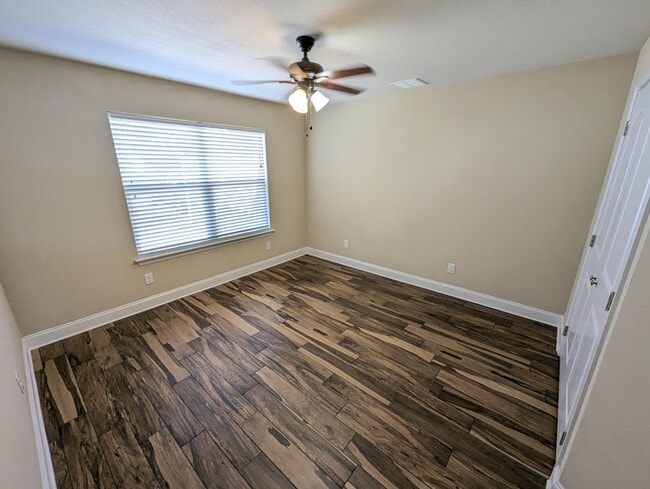 Foto del edificio - 2216 Chapparel St