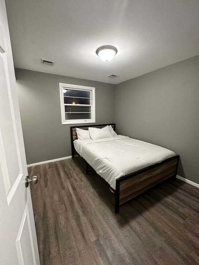 Foto del edificio - 4605 Beechcrest Dr