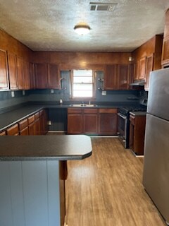 Building Photo - 100 Francis St