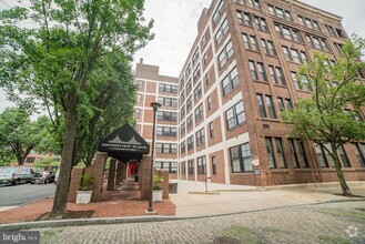 Building Photo - 315 New St