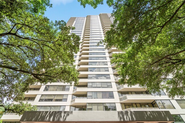 Building Photo - 14 Greenway Plz