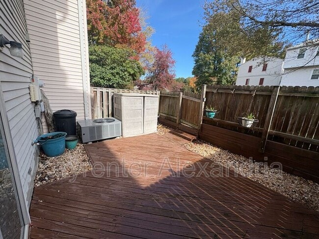 Building Photo - 5822 Bridgetown Ct