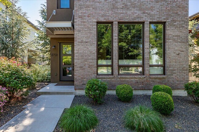 Building Photo - 2758 S Honeycomb Way