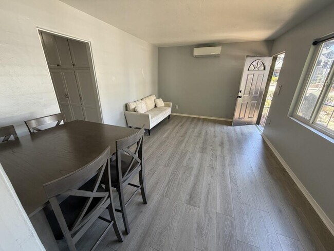 Foto del edificio - 2943 Talbot St