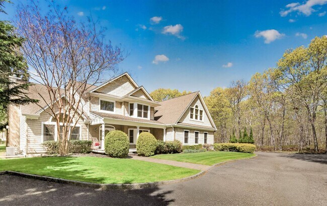 Building Photo - 37 Squires Blvd