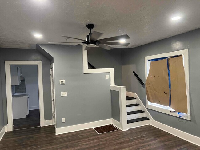 Foto del edificio - 929 5 Oaks Ave