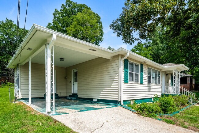 Foto del edificio - 828 5 Mile Rd