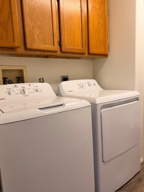 Foto del edificio - 327 S Forrest St