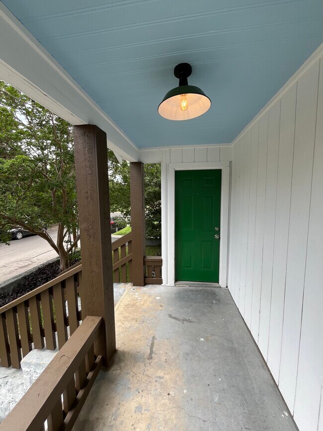 Foto del edificio - 1904 E 10th St