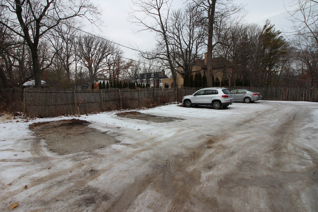 Building Photo - 2494 Saint Johns Ave