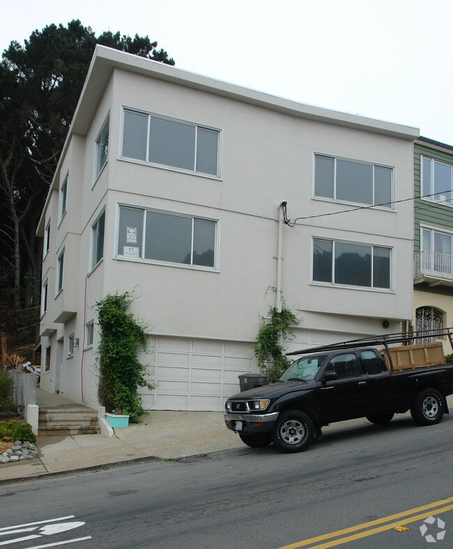Building Photo - 192 Seal Rock Dr