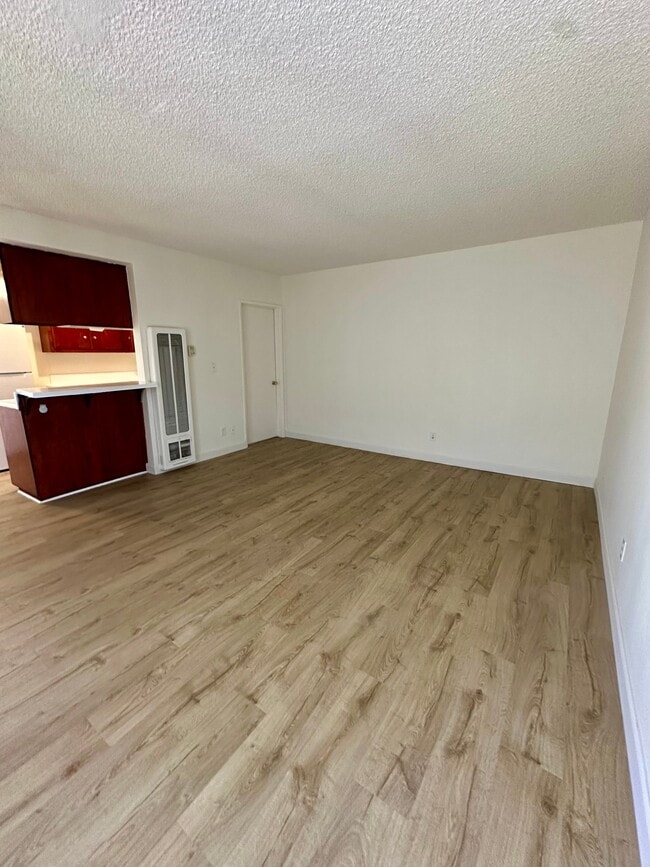 Foto del edificio - 15531 Belshire Ave