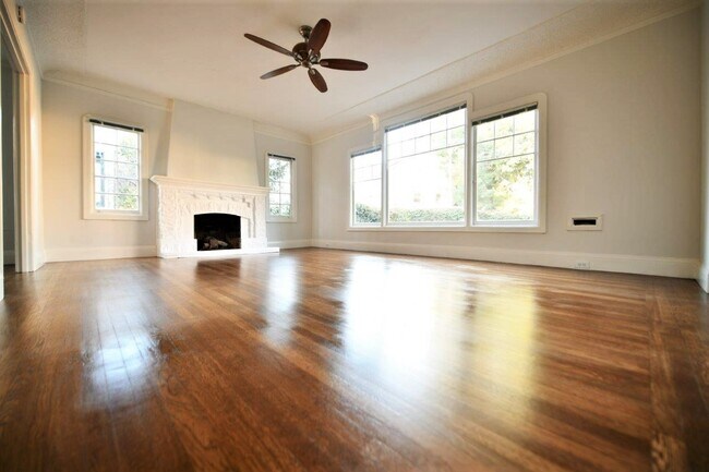 Building Photo - 1288 Carlotta Ave