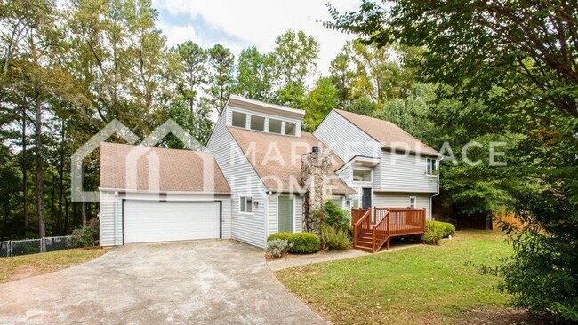 Foto del edificio - 2335 Forest Green Dr