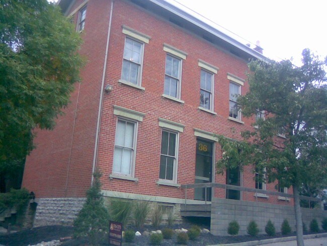 Building Photo - 36-38 E Hollister St