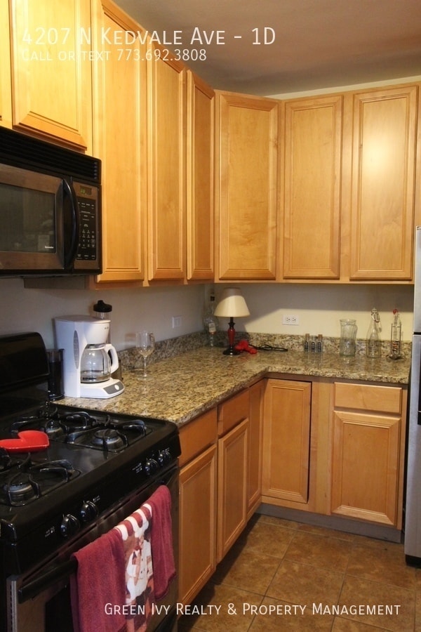 Building Photo - Vintage 1/bed/1bath in Kedvale Castle!