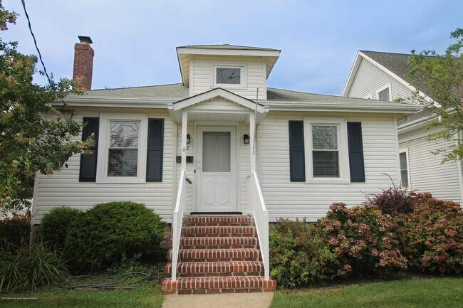 Building Photo - 22 Riverdale Ave