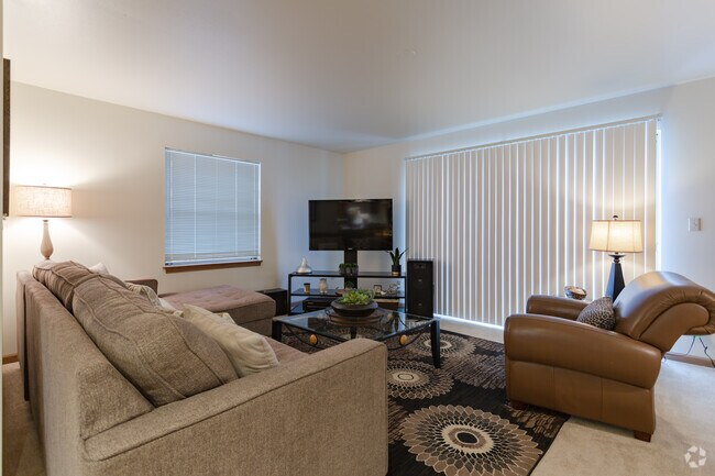 2HAB, 2BA - Townhome - Apple Valley Associates LLC