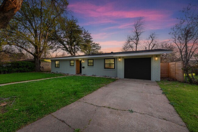 Foto del edificio - 1215 Cloverleaf Drive, Austin 78723