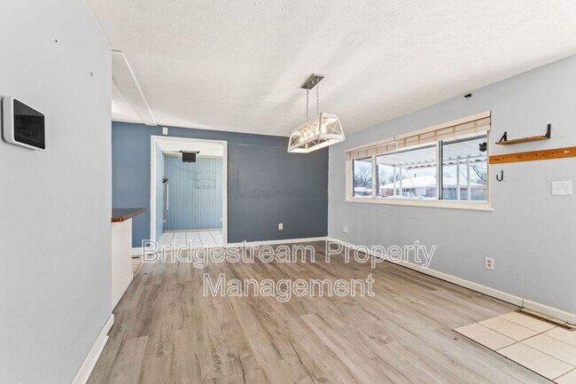 Foto del edificio - 5912 Bavaria Pl