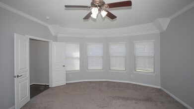 Building Photo - 10 Pinestead Ct
