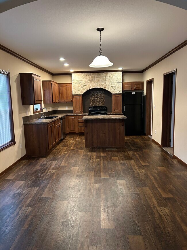 Foto del edificio - 1349 N Juanita Rd