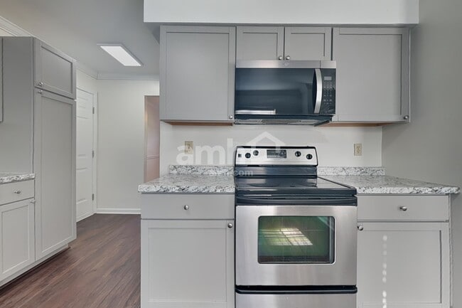 Building Photo - 10225 Highgate Cir
